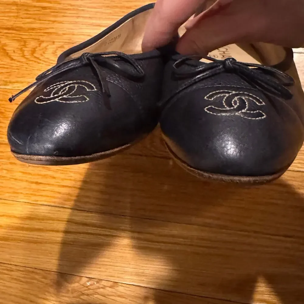 Authentic Chanel 37.5 Dark Navy Blue (Like Black) Ballet Flats Caviar Leather CC